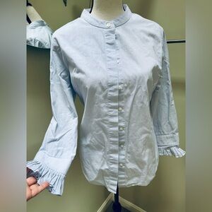 Banana Republic Blue & white striped ruffled cuff sleeves Women's blouse, size 6